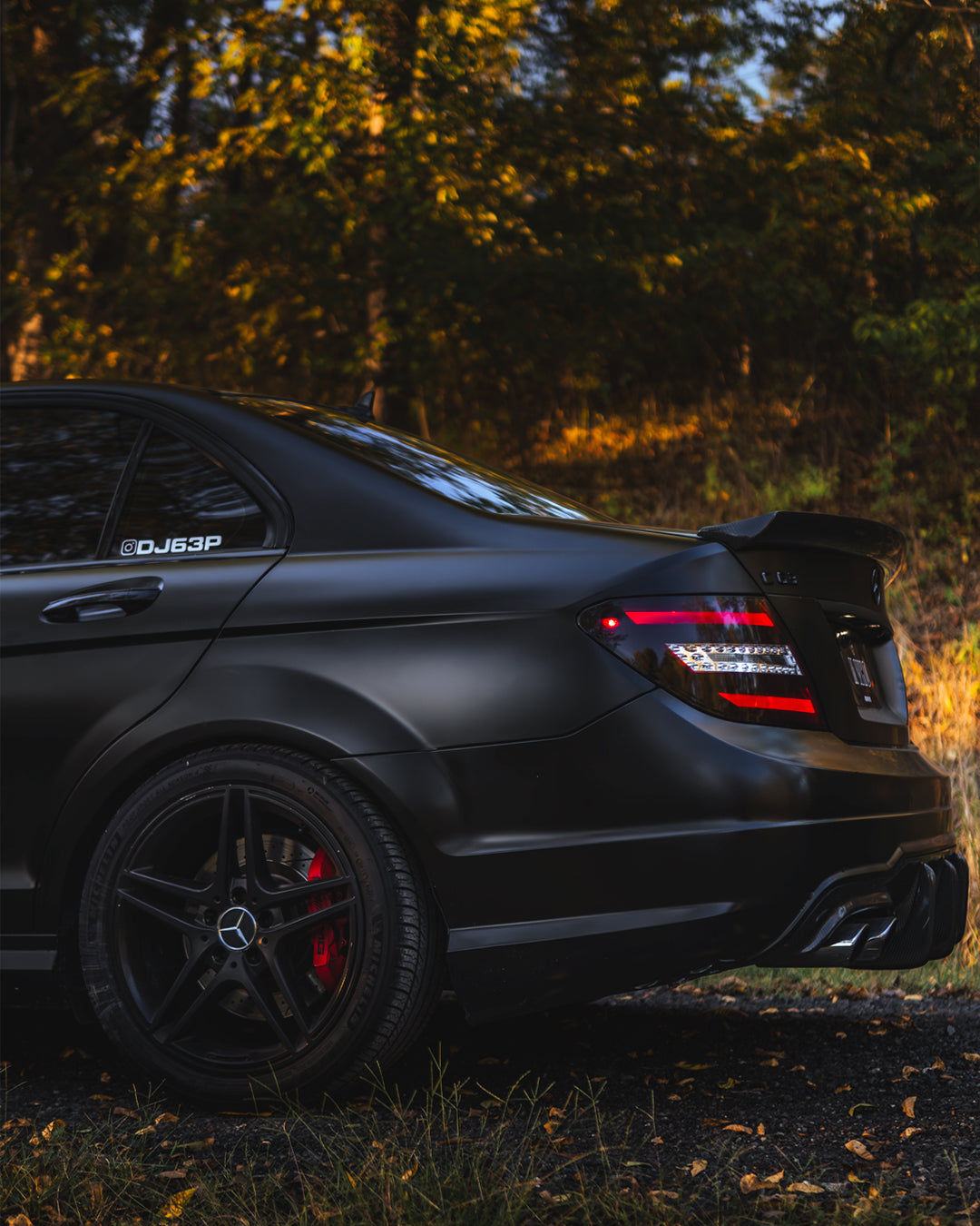 MERCEDES C-CLASS BIG FIN CARBON FIBER DIFFUSER