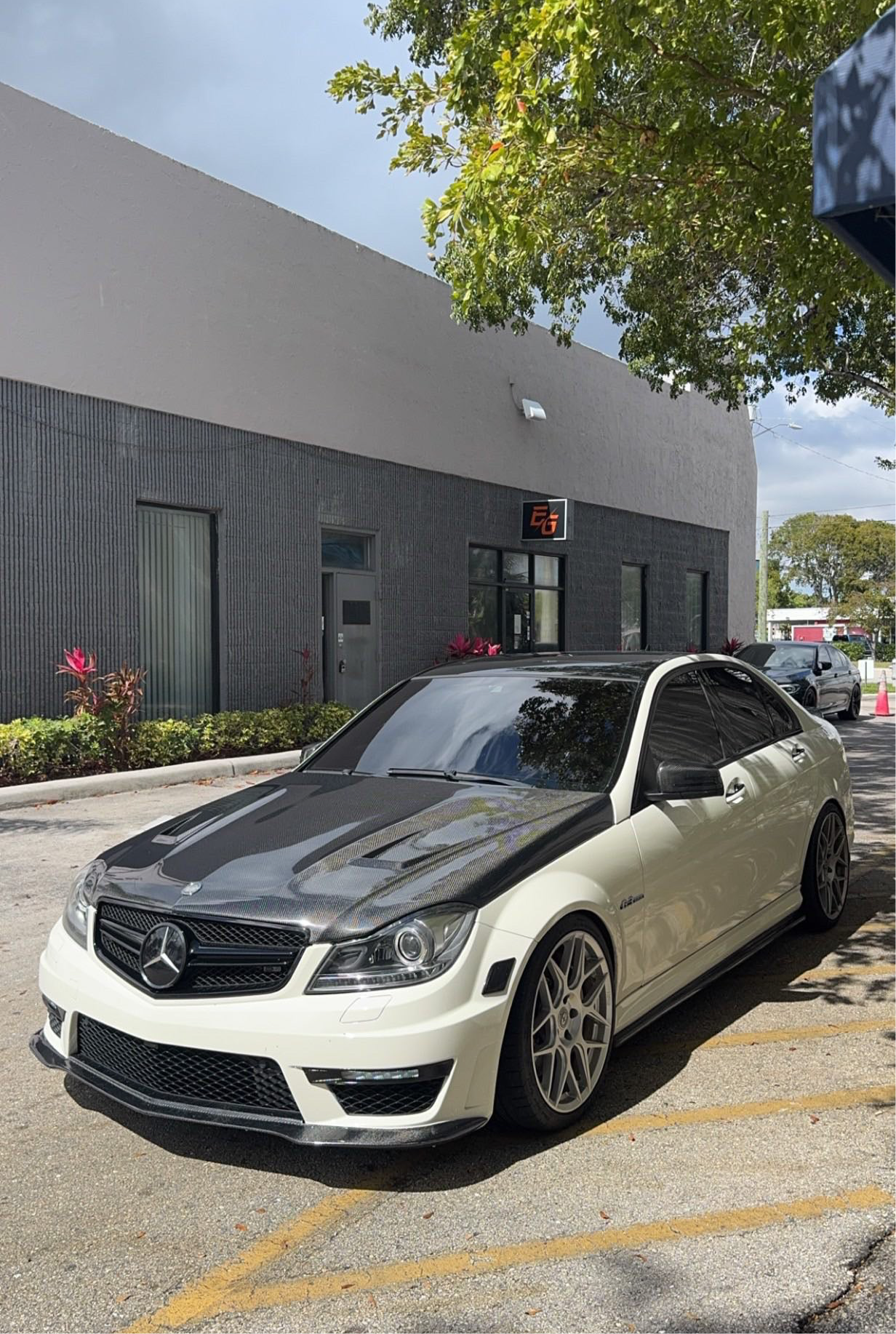 2008-2015 MERCEDES W204 CARBON FIBER HOOD