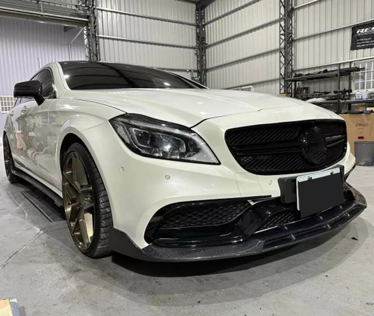 2015-2018 CLS63 CARBON FIBER FRONT LIP