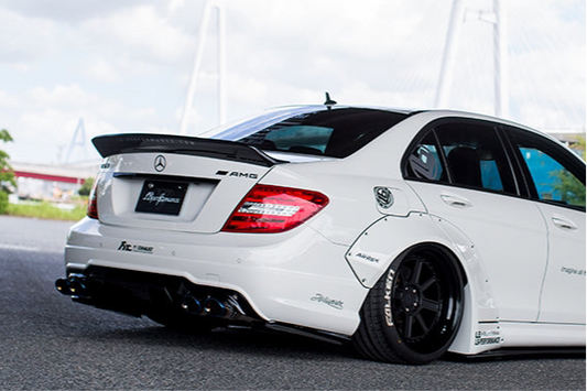 W204 LB STYLE CARBON FIBER SPOILER