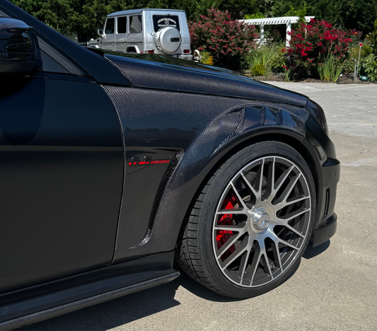 2008-2015 MERCEDES W204 CARBON FIBER FENDERS